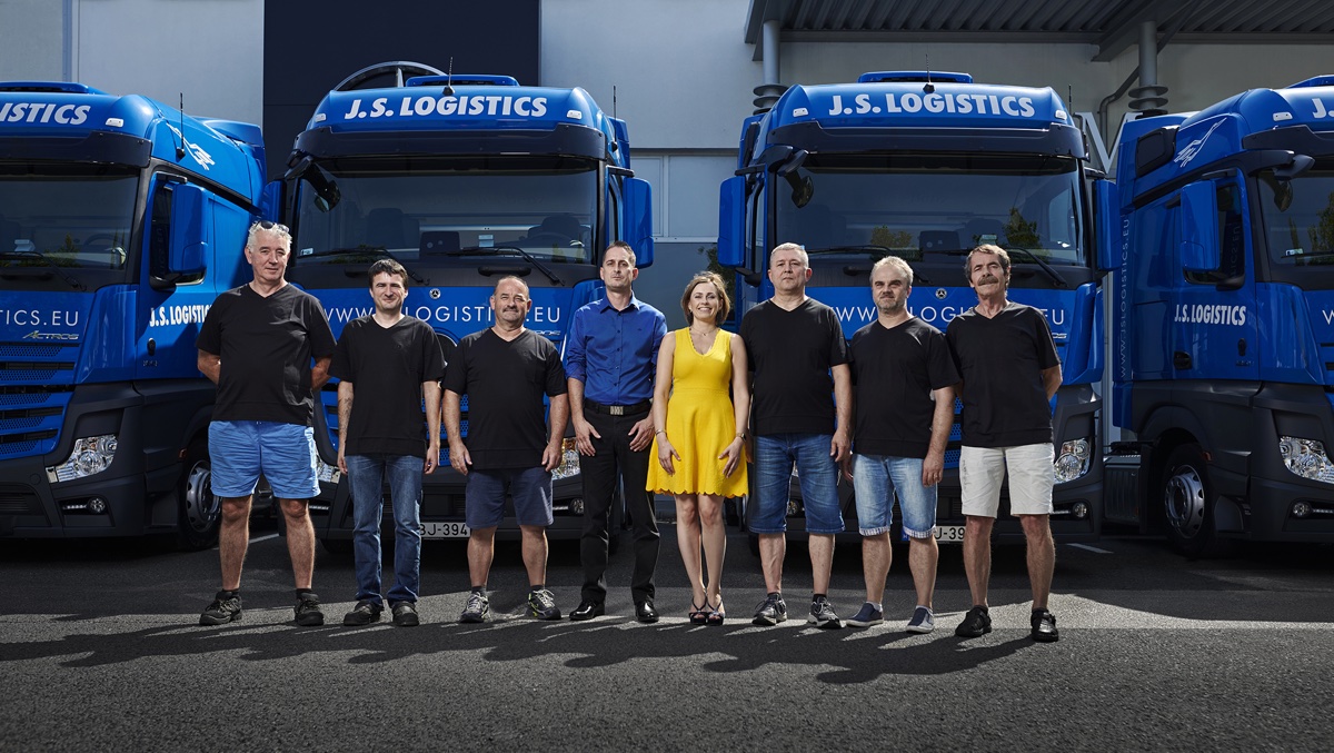 Übernahme moderner MercedesBenz Zugmaschinen für den Standort in